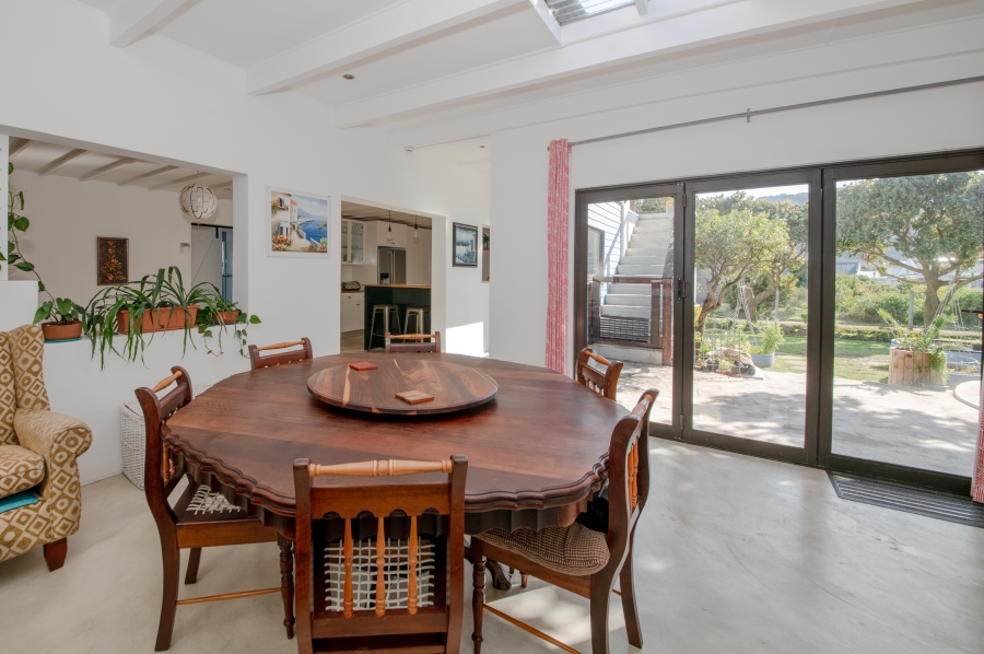 4 Bedroom Property for Sale in Pringle Bay Western Cape